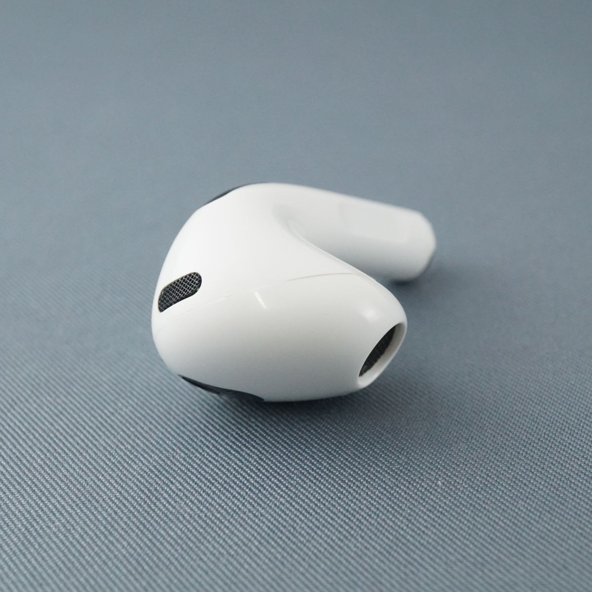 Apple AirPods 第三世代 左イヤホンのみ USED美品 L 片耳 左耳 A2564 ワイヤレスイヤホン 耐汗 耐水 MME73J/A  完動品 中古 KR V0129 - メルカリ