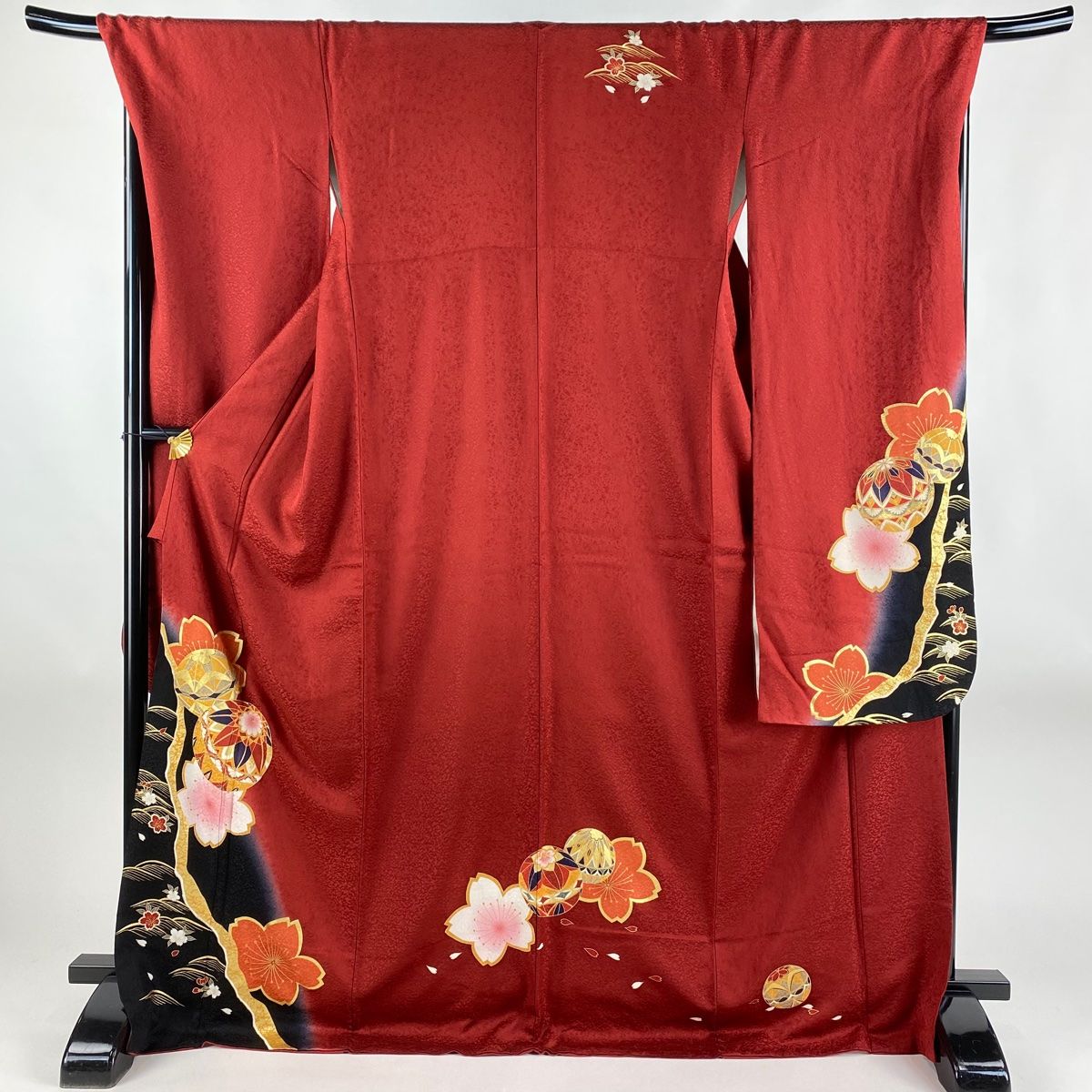 振袖 着物 襦袢 付き かくれん 赤 黒 刺繍 成人式 裄65.5 S〜M 中古 振袖 着物 襦袢 付き かくれん 赤 黒 刺繍 成人式 裄65.5 S〜M 中古