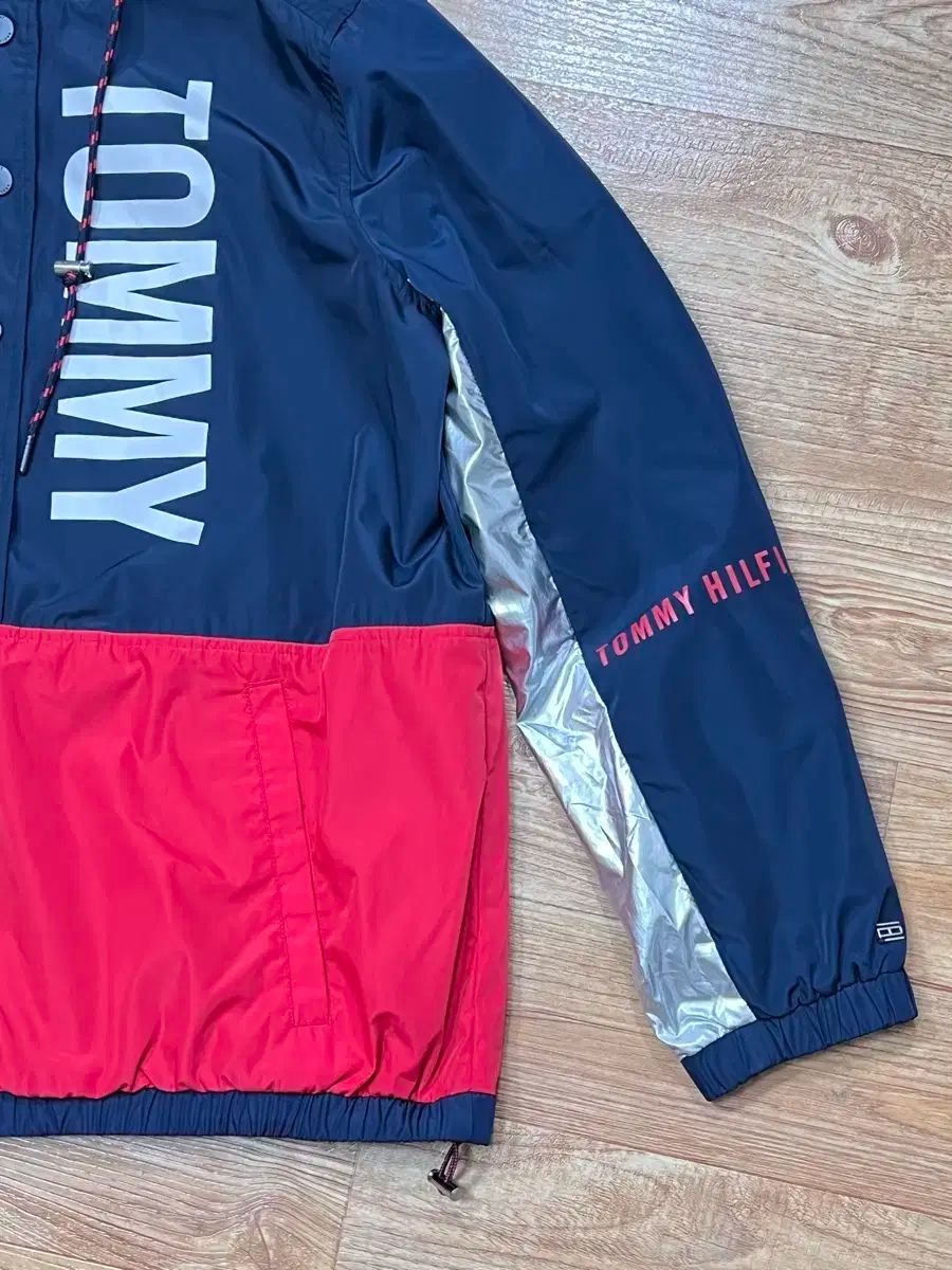 Tommy Hilfiger(トミーヒルフィガー) フード ウインドブレーカー