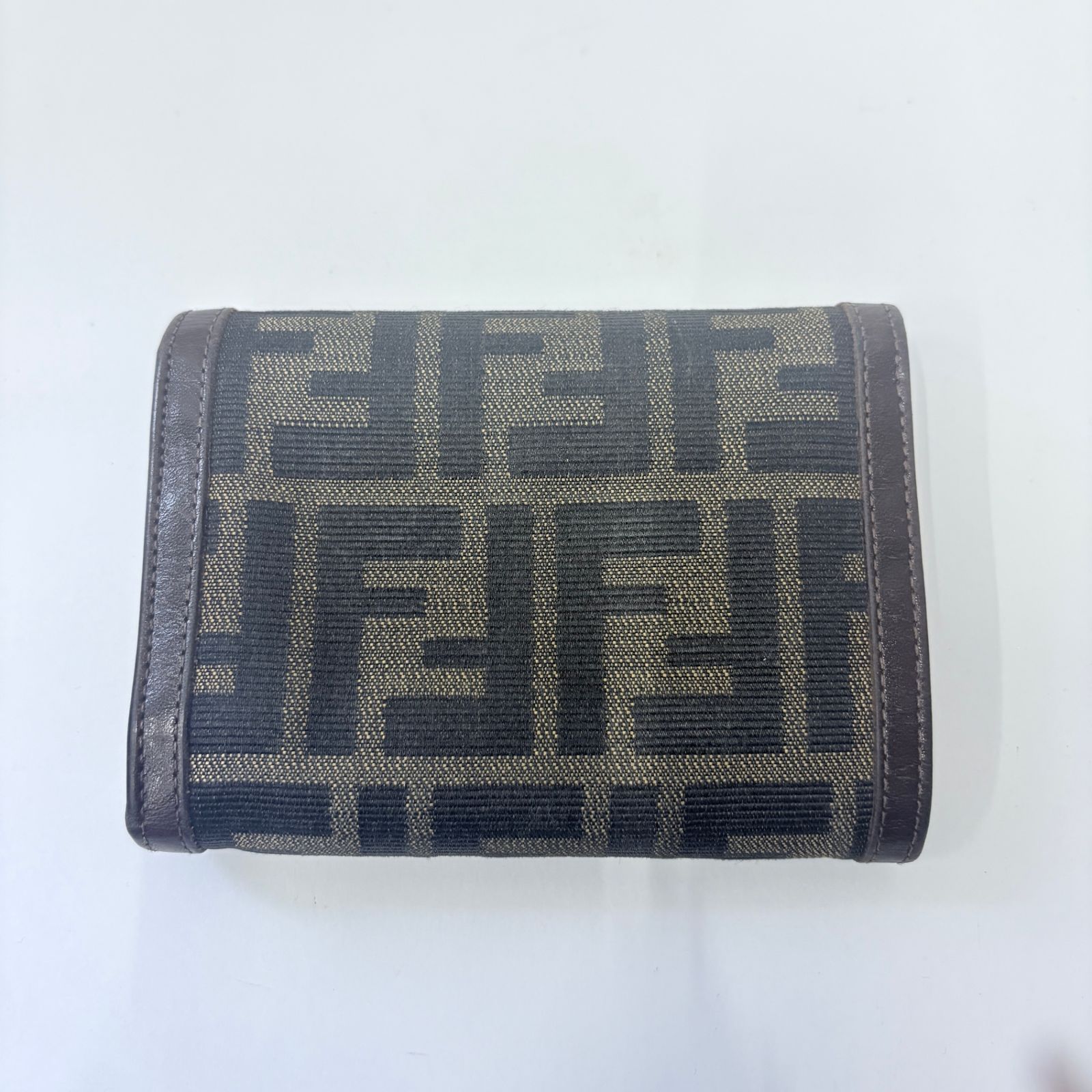 FENDI フェンディ 折りたたみ財布 三つ折り財布 - メルカリ