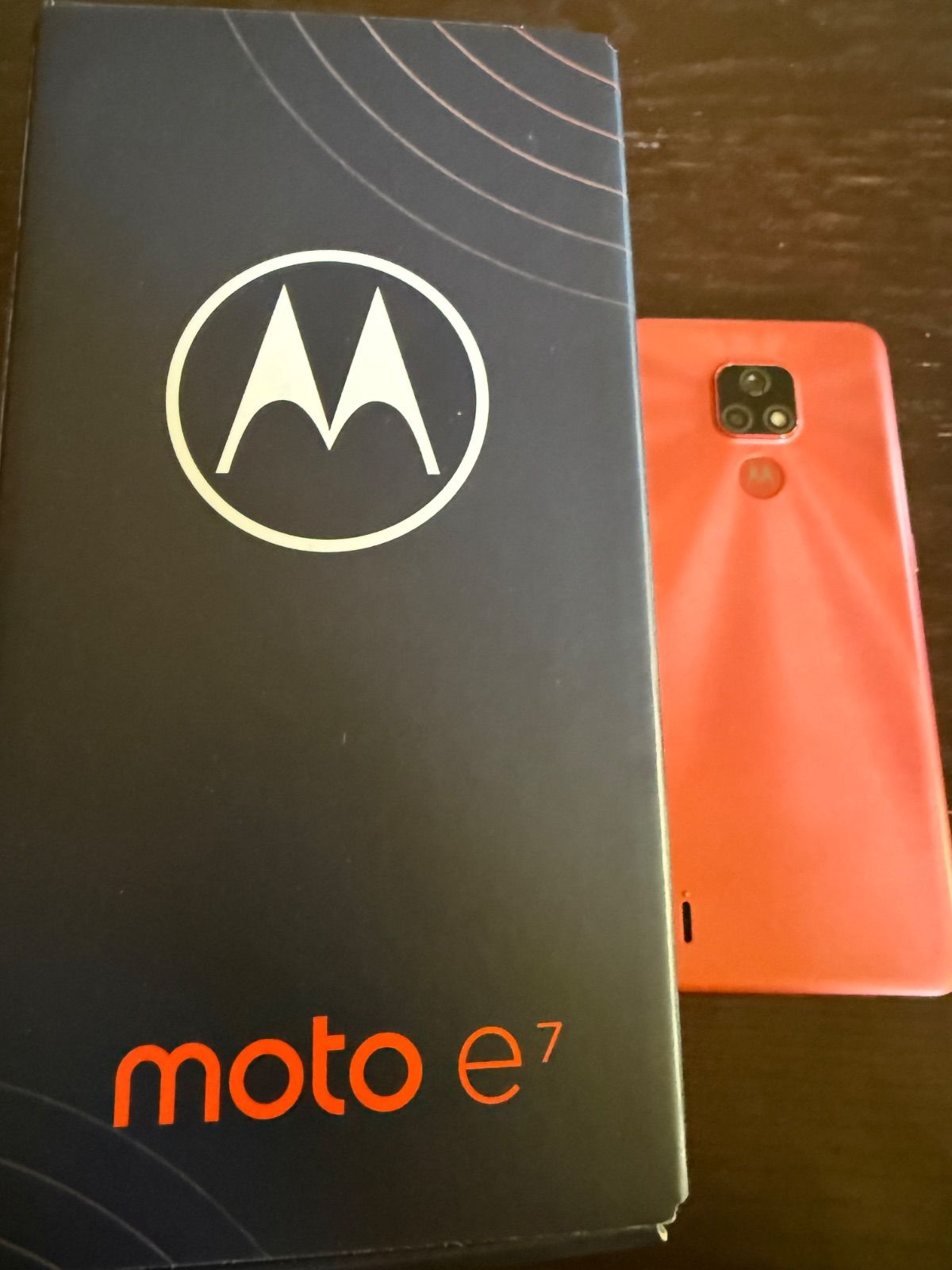 Motorola moto e7/サテンコーラル/64GB