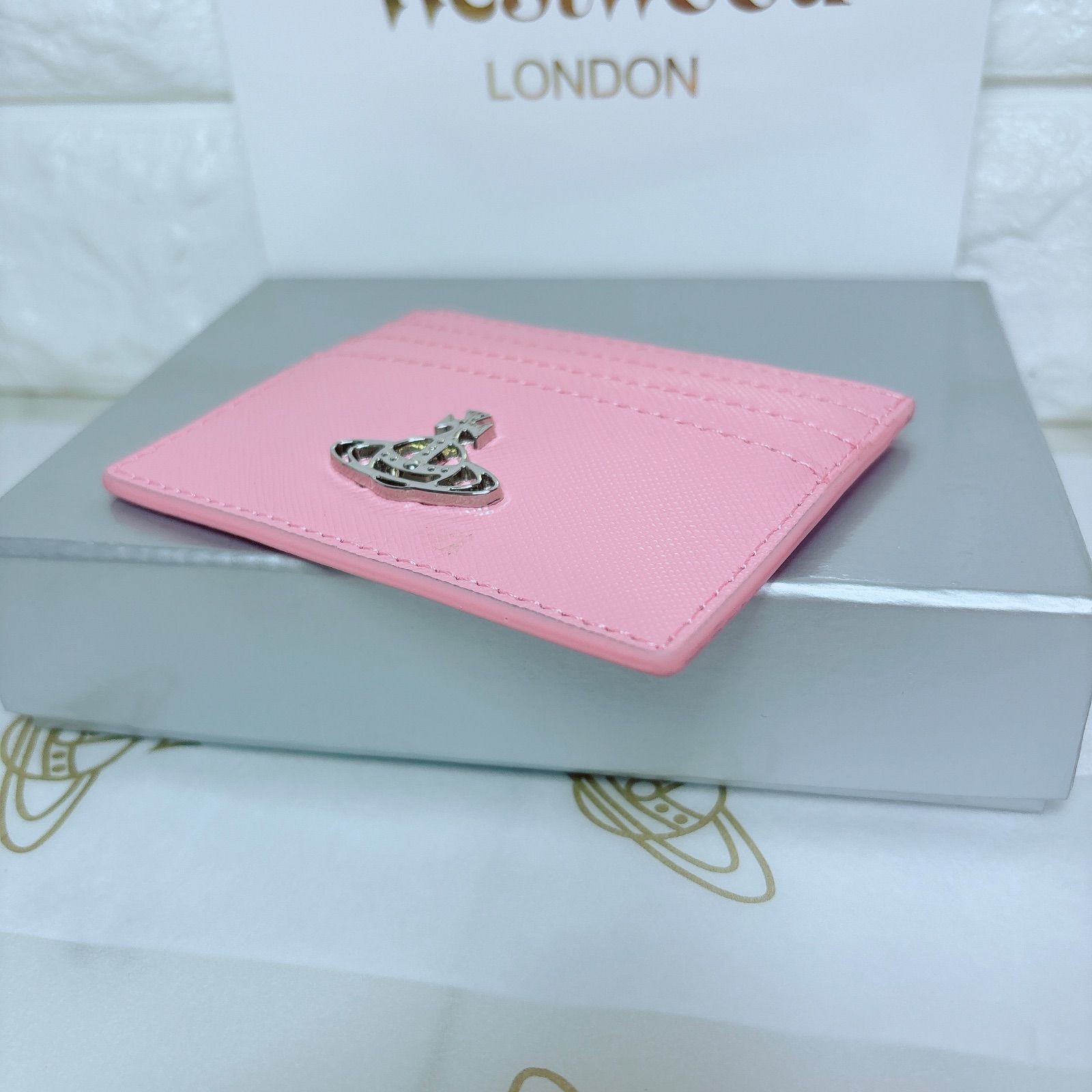 処分 お値下可 Vivienne Westwood ピンク 定期入れ ドクロ 処分 お値下可 Vivienne Westwood ピンク 定期入れ ドクロ
