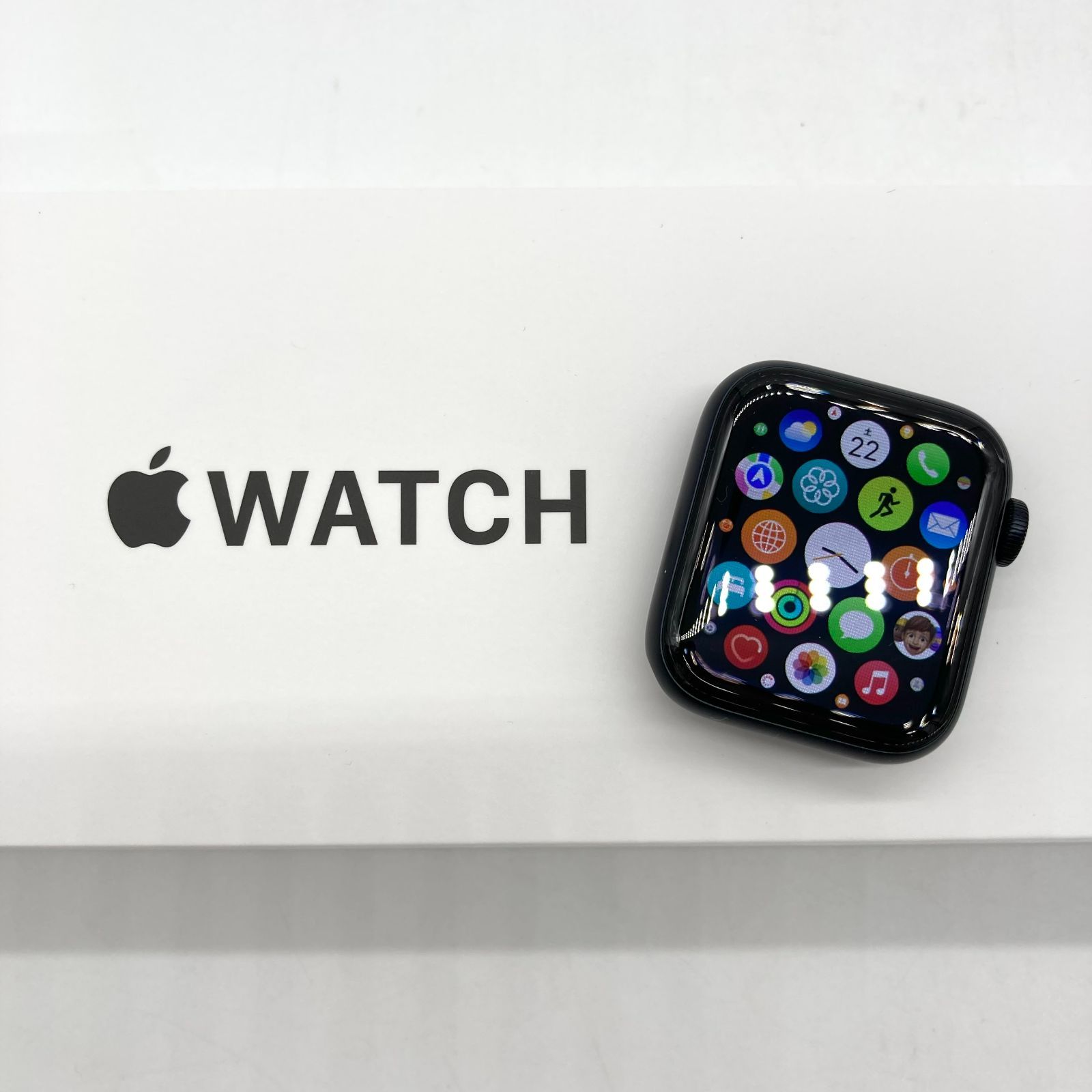 ▽Apple Watch SE 第2世代 40mm GPSモデル MNJT3J/A ミッドナイト