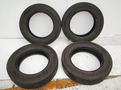【中古】トラックタイヤ BS M810 195/70R17.5 4本 13年