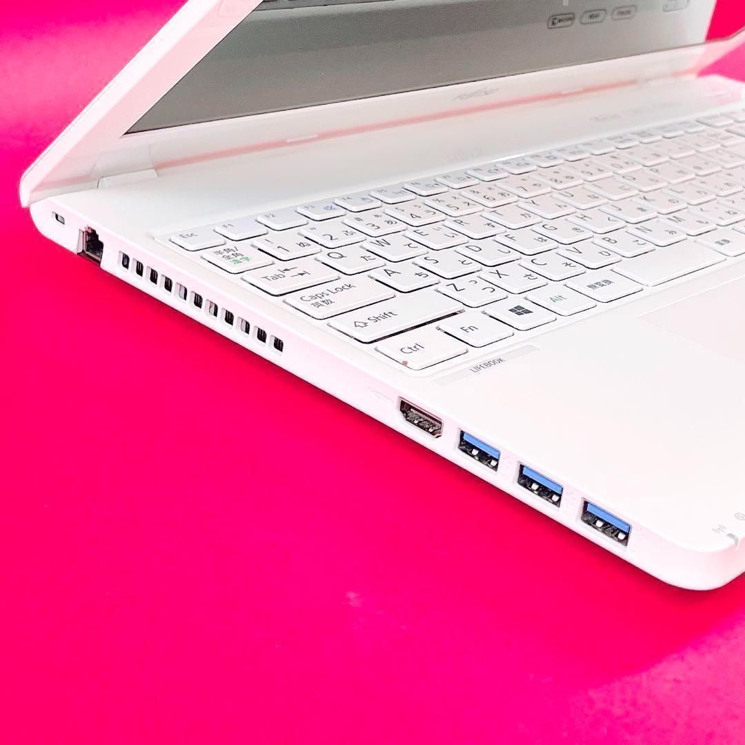 Corei7✨️16GB✨️薄型ノートパソコン！おしゃれ白✨️大容量1TB