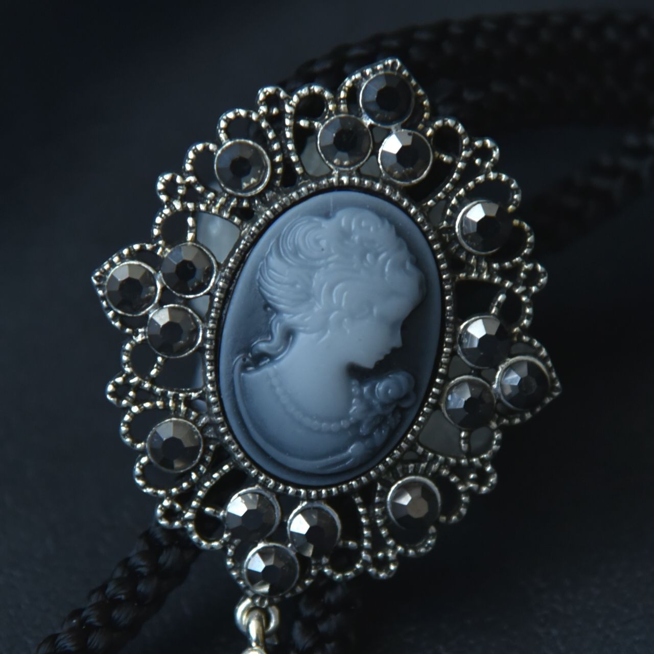 ループタイ【肖像画】◇ハンドメイド ユニセックス メンズ 十字架 格好