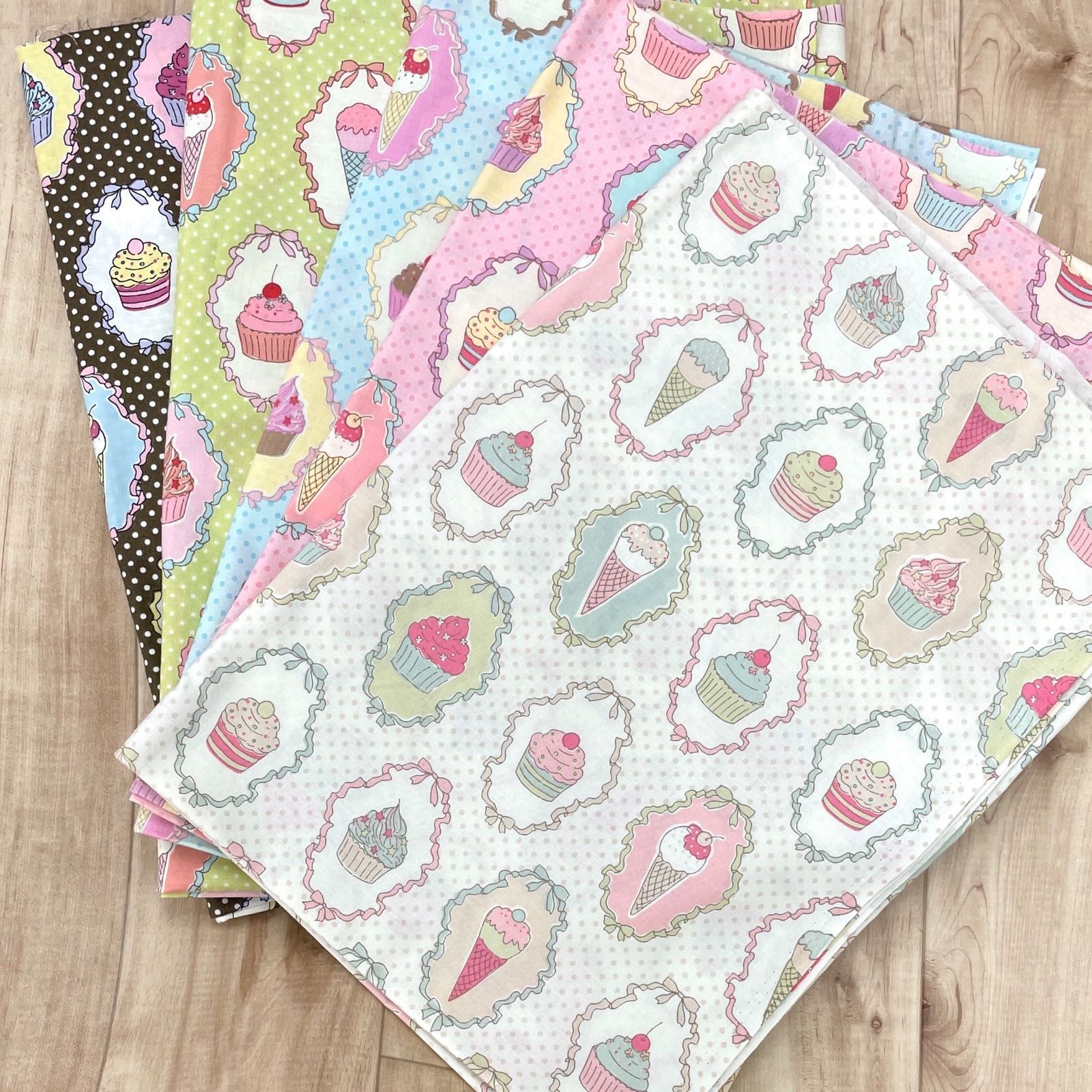 ゆめかわスイーツ柄/綿100%/シャーティング/YUWA/1.8m/Y-692 ゆめかわスイーツ柄⁄綿100%⁄シャーティング⁄YUWA⁄1.8m⁄Y-692 - メルカリ