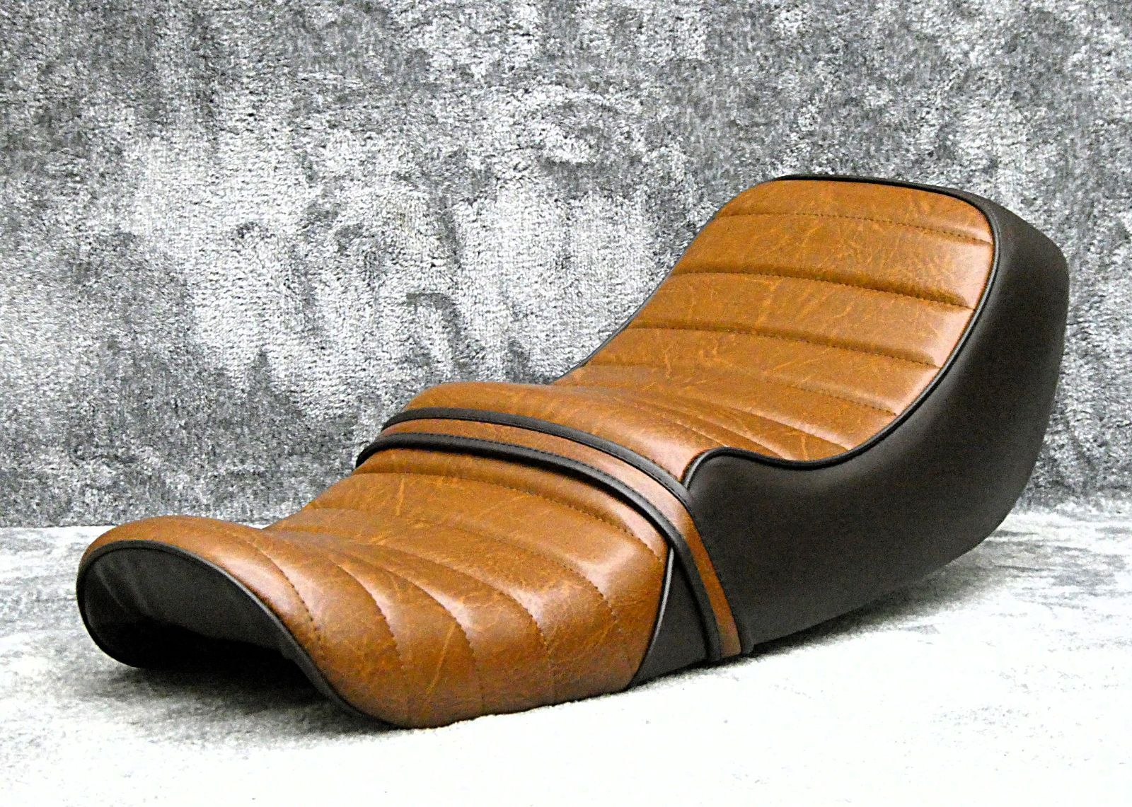 ブランド品が満載！ GS400 茶ツートン タックロールシート あんこ抜き 完成品 GS400E 鉄ベース 段シート タンデム へっぽこ社長 外装 コンパクトな