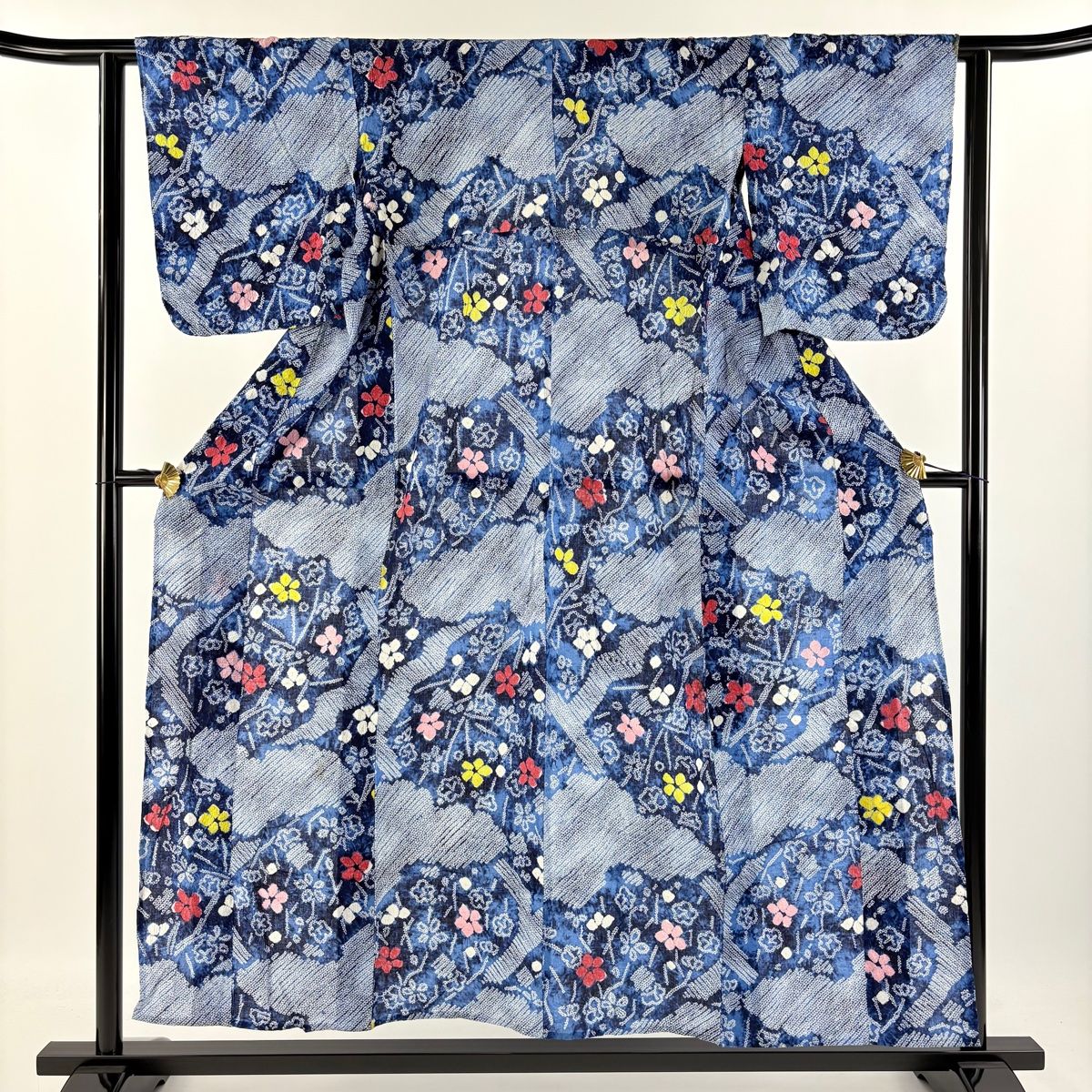 浴衣 身丈153cm 裄丈62cm S 絞り浴衣 草花 紺色 綿 名品 【中古  