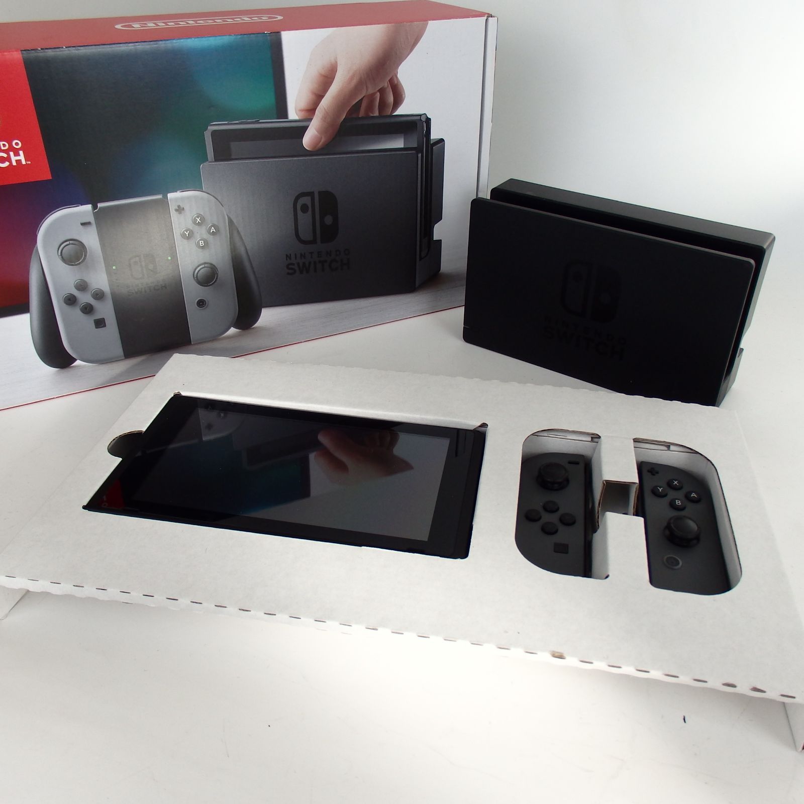 永遠の定番モデル Nintendo Switch ニンテンドースイッチ 本体 HAC-001