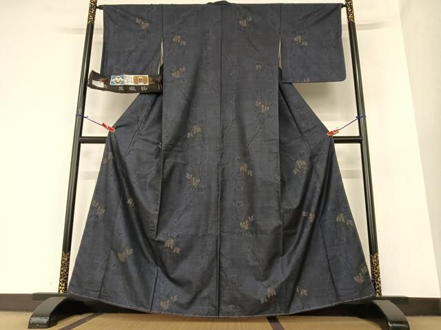 平和屋着物●本場大島紬　古代染色純泥染　カタス9マルキ　草花文　証紙付き　正絹　逸品　AABA5232ph 平和屋着物○本場大島紬 古代染色純泥染 カタス9マルキ 草花文