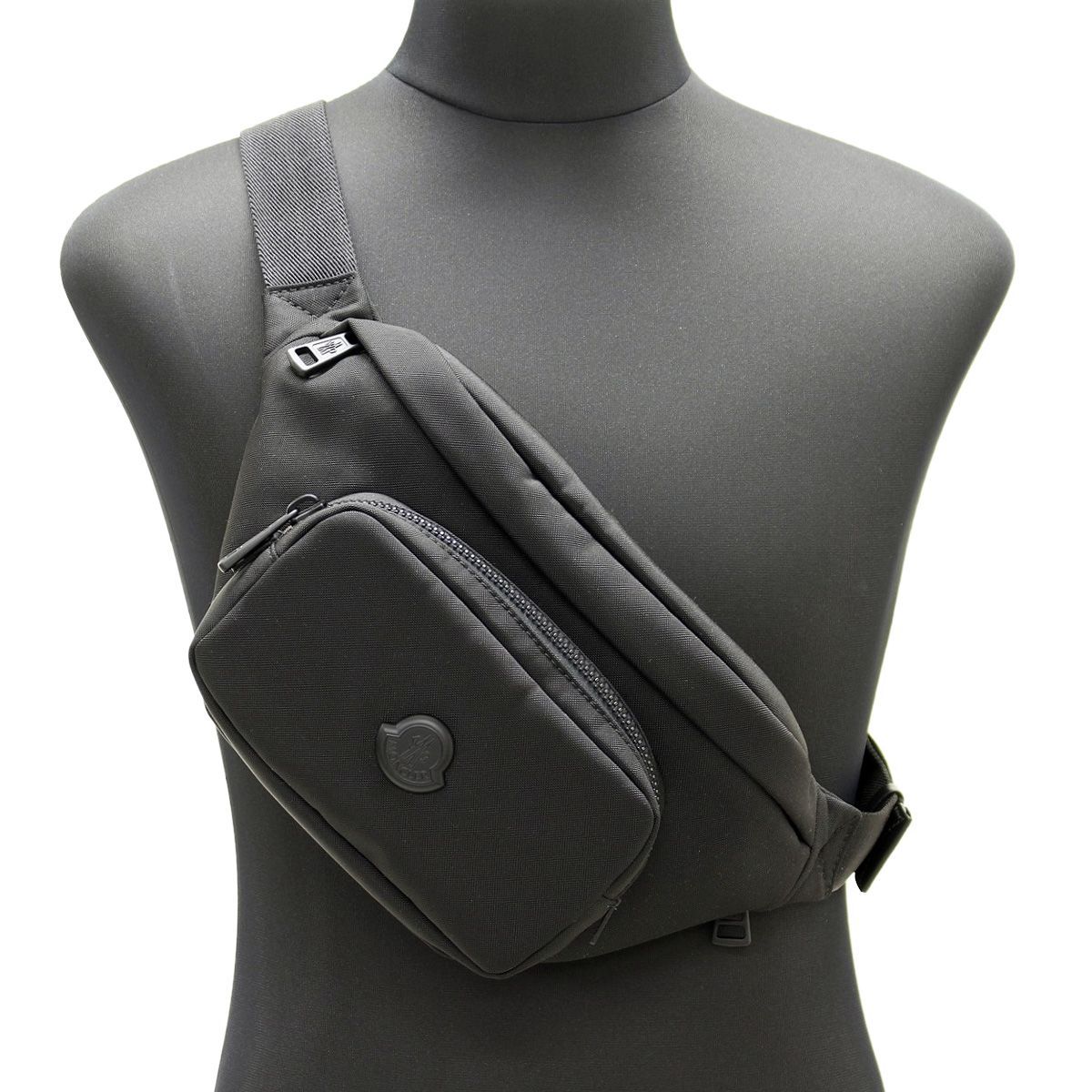 【未使用品】MONCLER ベルトボディーバック 中古・古着通販】MONCLER (モンクレール) クロスボディバッグ