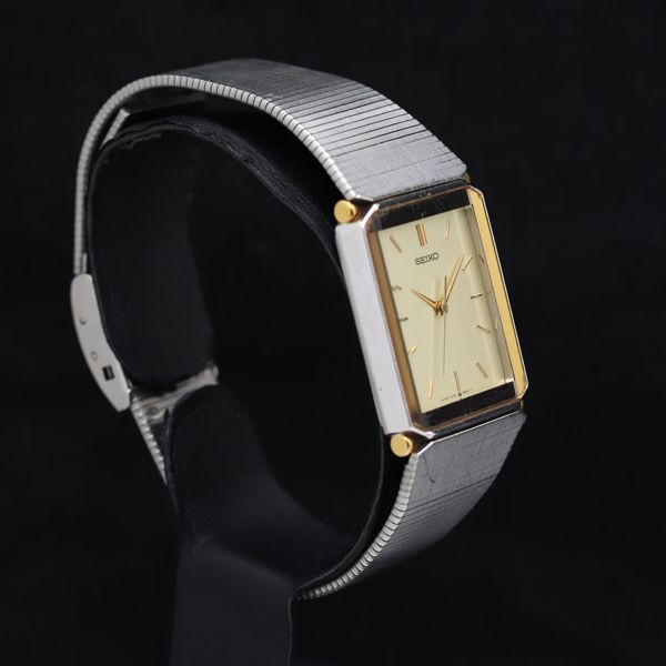 稼働品 美品 SEIKO 5P31-5A9A スクエア ブラック ゴールド 稼働 セイコー 5P31-5A8A スクエア QZ イエロー文字盤 メンズ腕時計