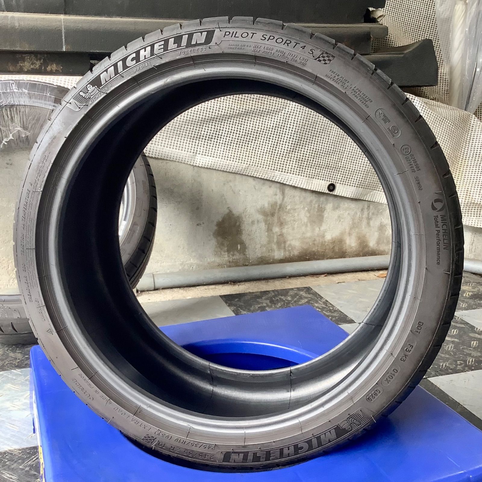 送料込み］245/35R19 MICHELIN PilotSport 4S ミシュラン パイロット 