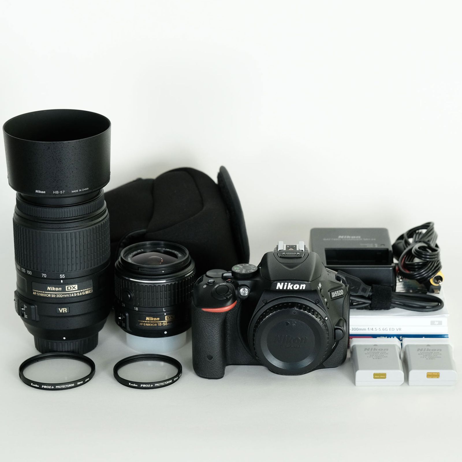 Nikon D5500 ダブルレンズキットセット バッテリー2個ほか保証書付き Nikon D5500 ダブルレンズキットセット バッテリー2個ほか保証書付き