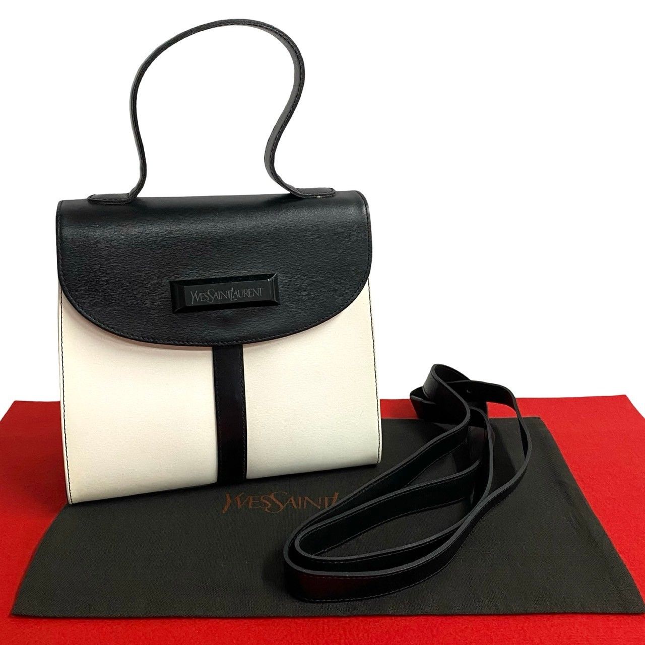 極 美品 YVES SAINT LAURENT イヴ サンローラン ロゴ モチーフ 極 美品 YVES SAINT LAURENT イヴ サンローラン ロゴ モチーフ