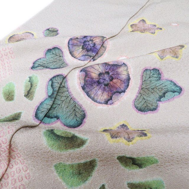 特価！ 新品 桐の花 着物“貴女に注ぐ羨望の眼差し”仕付け糸付 付下げ 2569 踊り 着物 附下 付下げ 洗える 訳アリ 紫地 桜 波 花 扇 草 線