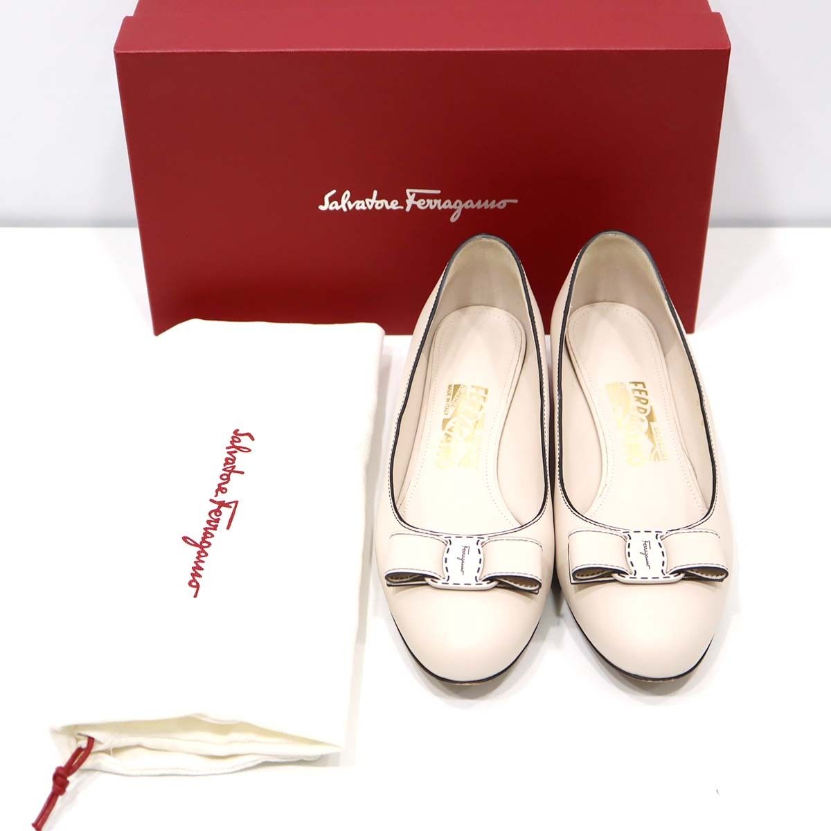 Salvatore Ferragamo フラットパンプス　ヴァラリボン　23.5 Salvatore Ferragamo フェラガモ ヴァラリボン パンプス フラット