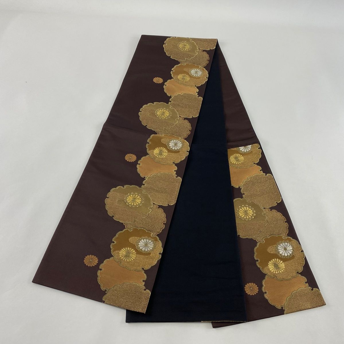 袋帯 美品 秀品 雪輪 菊 箔 茶紫 六通 正絹 【中古】 - メルカリ