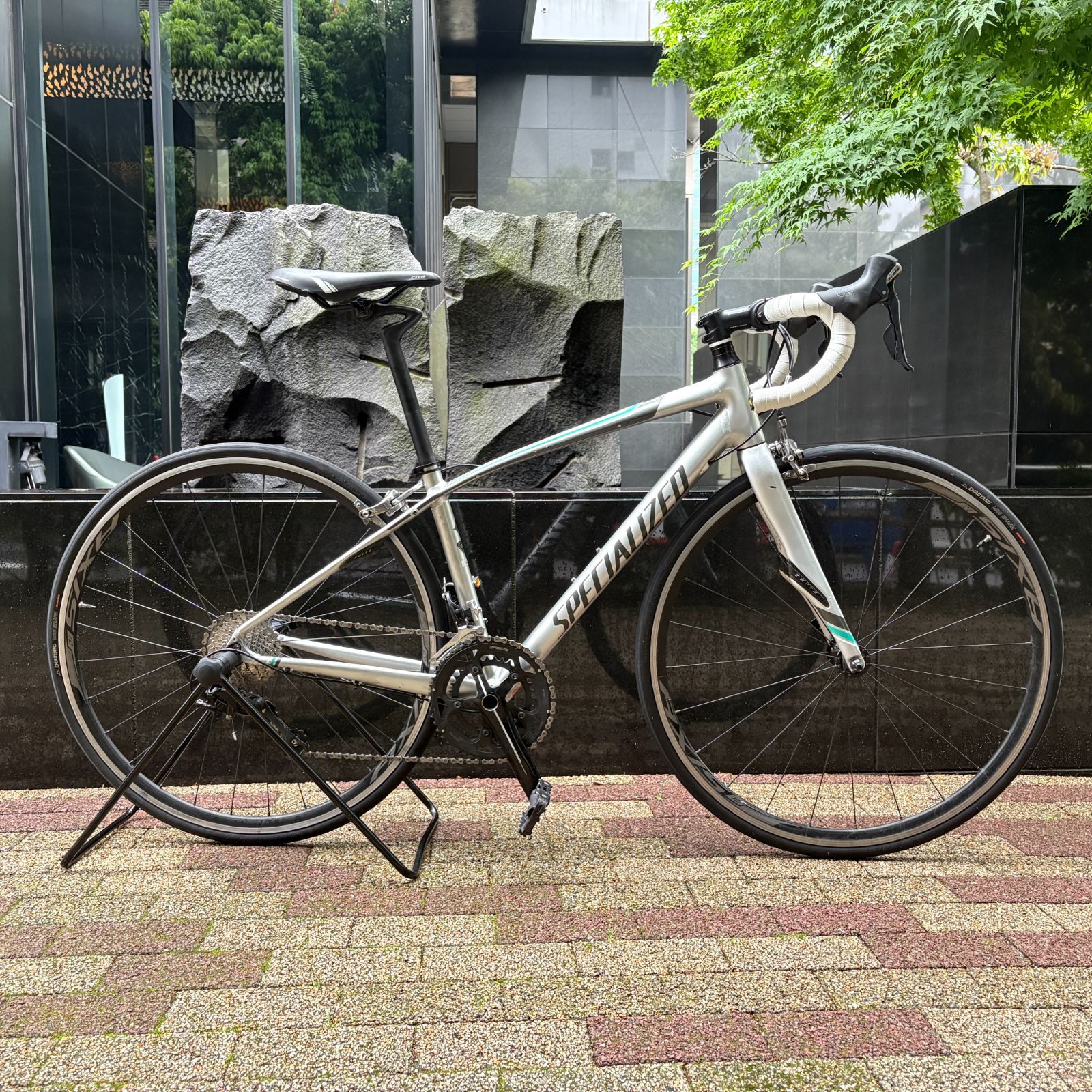 SPECIALIZED DOLCE COMP EQ 六本木駅付近での引き渡しのみ