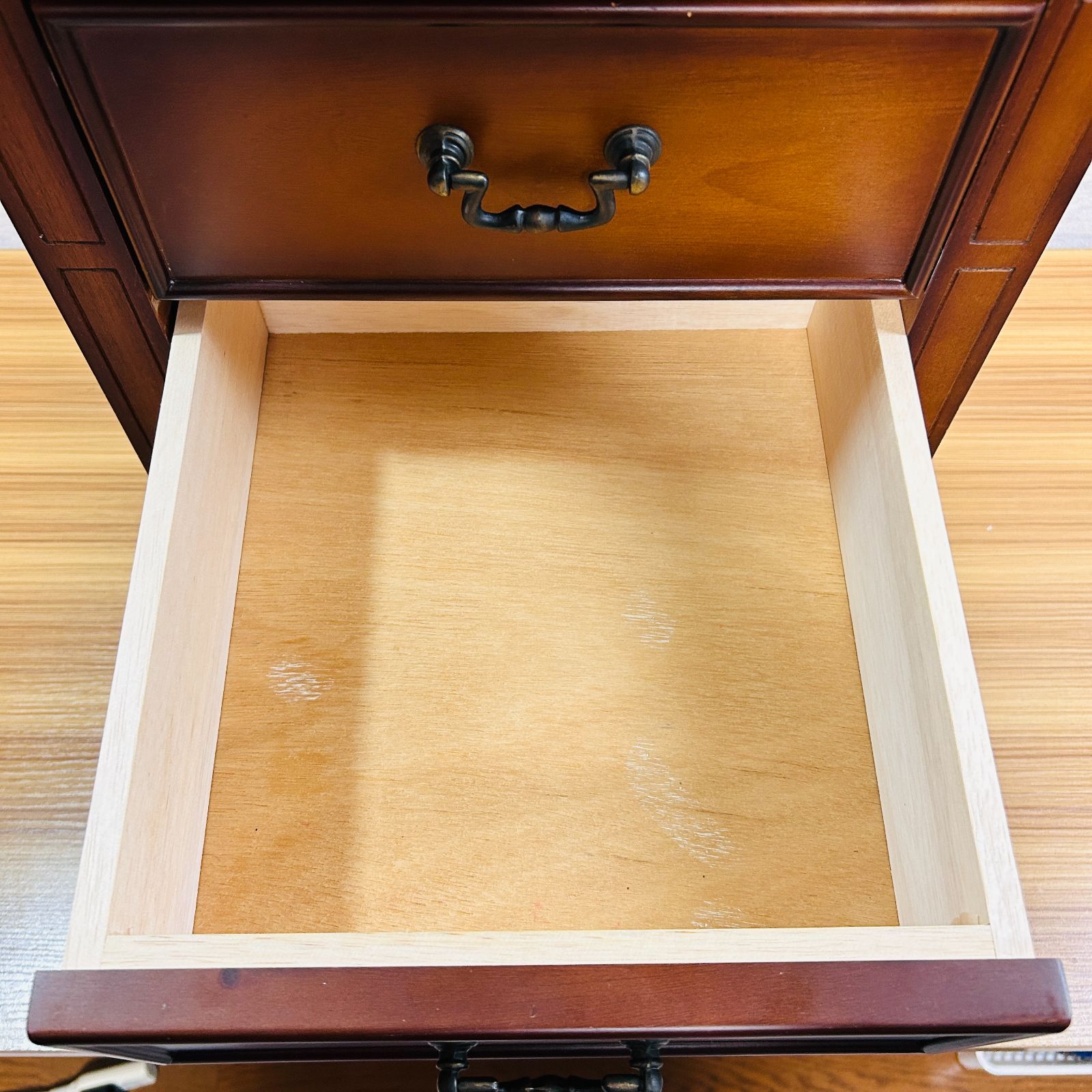 彫刻デザイン カーブ脚