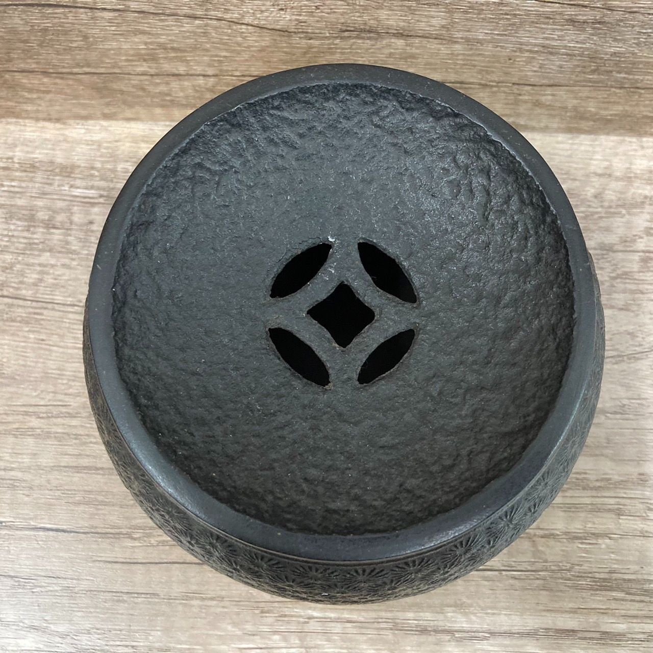 南部鉄器 宮古 茶こぼし 香炉 灰皿 伝統工芸 記念品 - メルカリ 南部鉄器 宮古 茶こぼし 香炉 灰皿 伝統工芸 記念品 - メルカリ