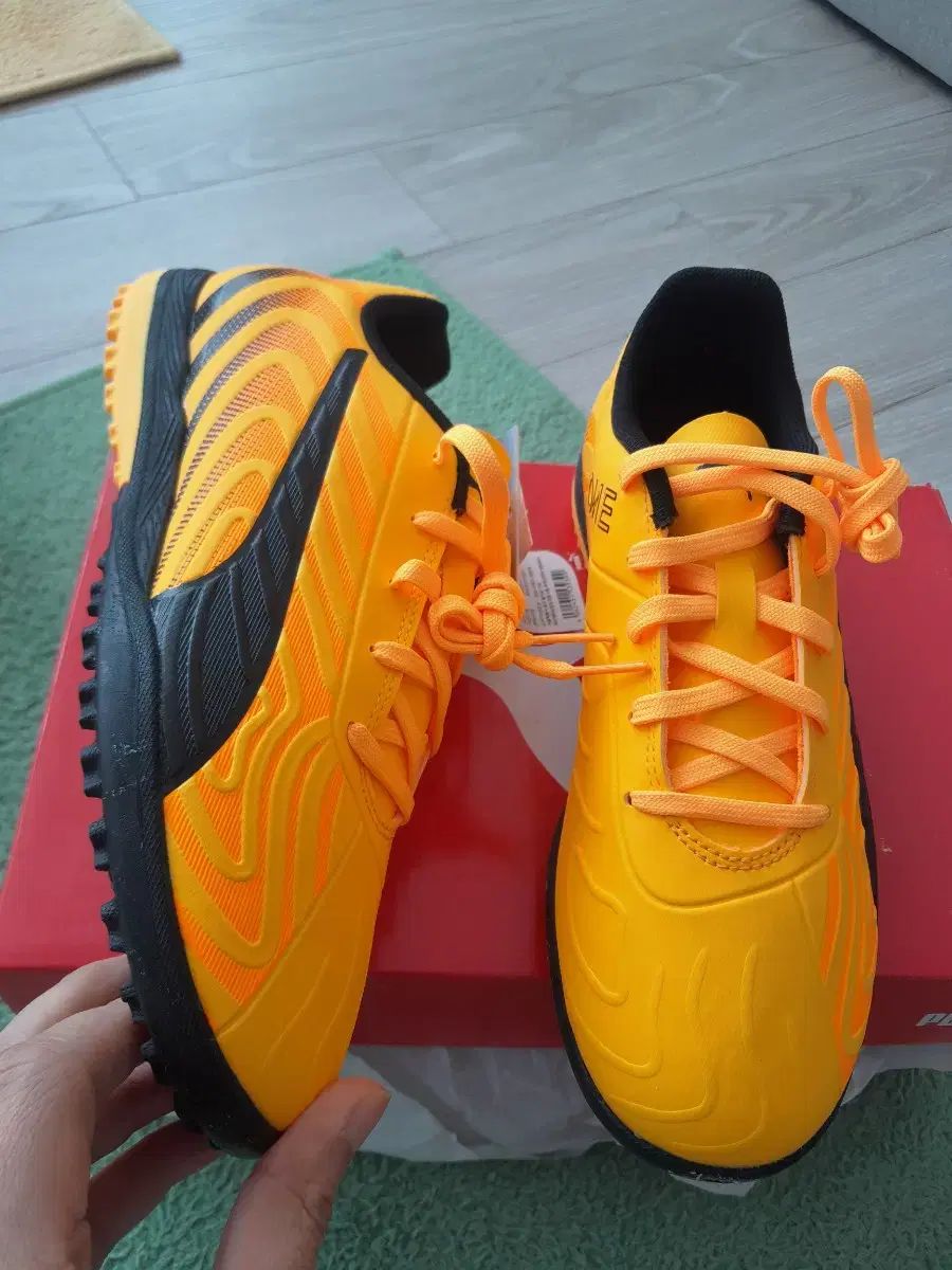 新品 puma サッカーシューズ 220 225