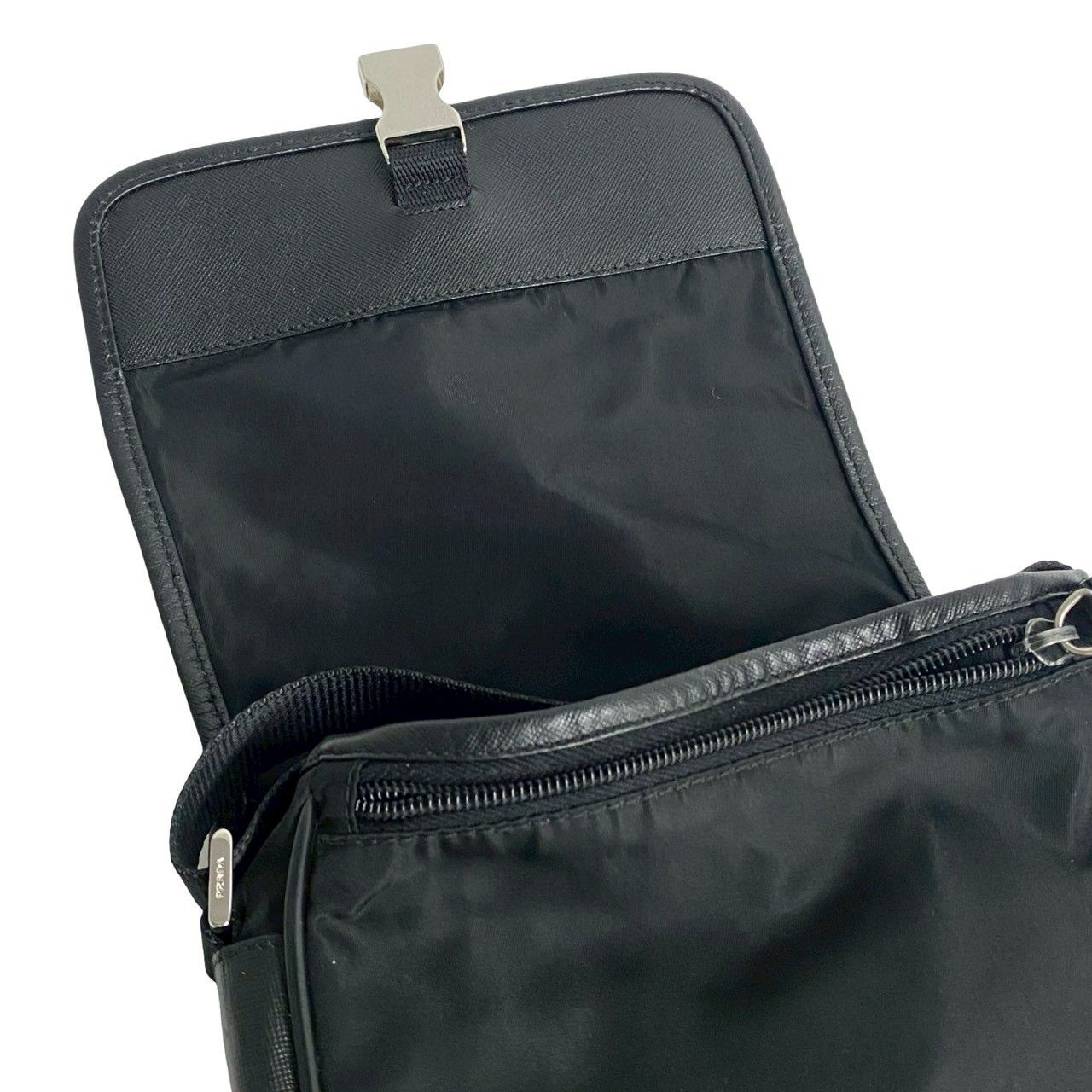 プラダ サコッシュ サフィアーノレザー 斜め掛け 三角ロゴ ナイロン