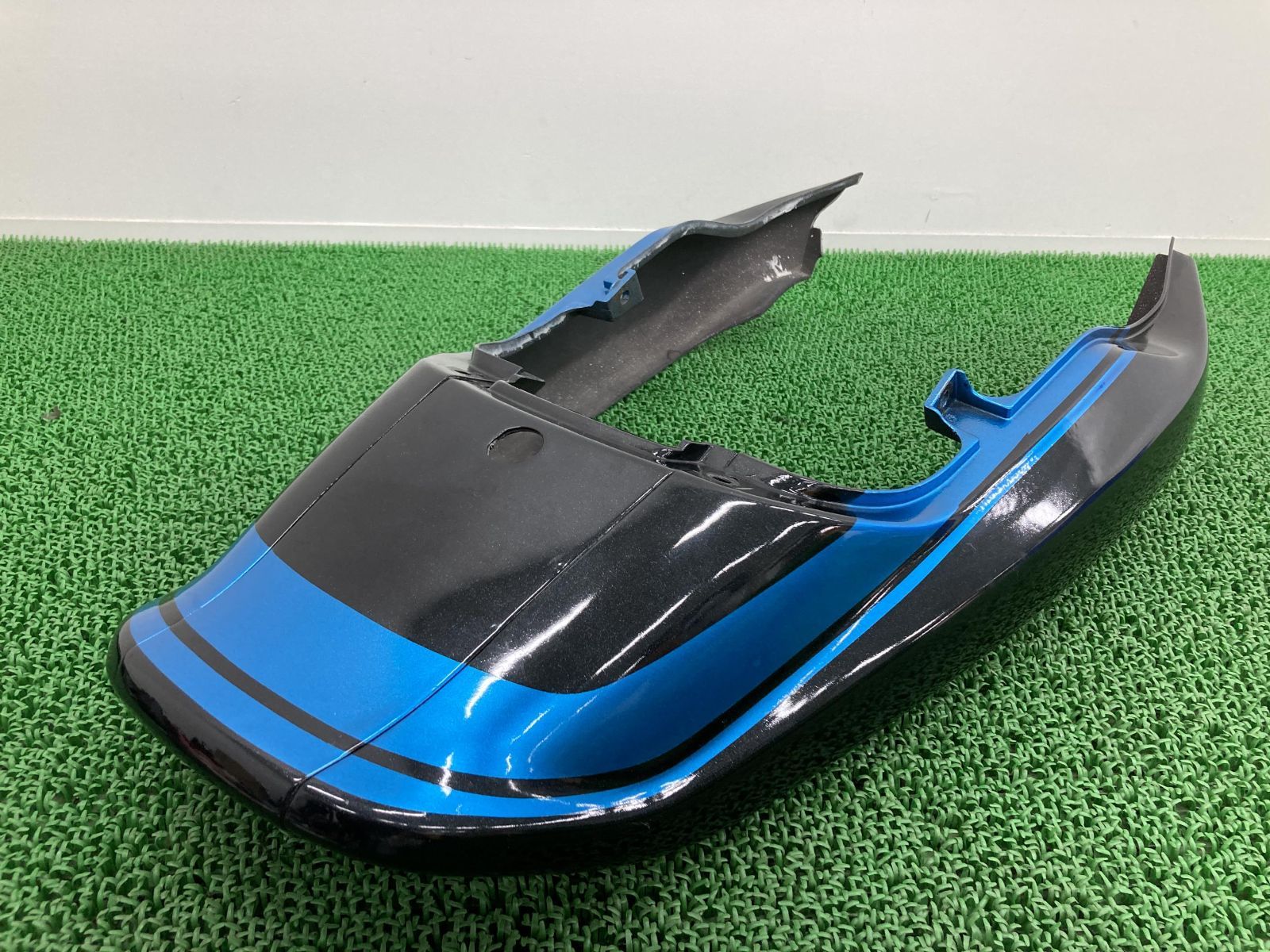バリオス テールカウル 14090-1087/14090-1088/14090-1089 カワサキ 純正 中古 ZR250A 14090-1087 14090-1088 14090-1089 BALIUS
