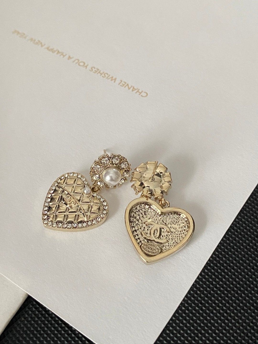 【3連休限定】【8/11出品終了】ヴィンテージCHANEL クリスタルピアス ピアス - メタル、レジン & ストラス、シルバー、ホワイト