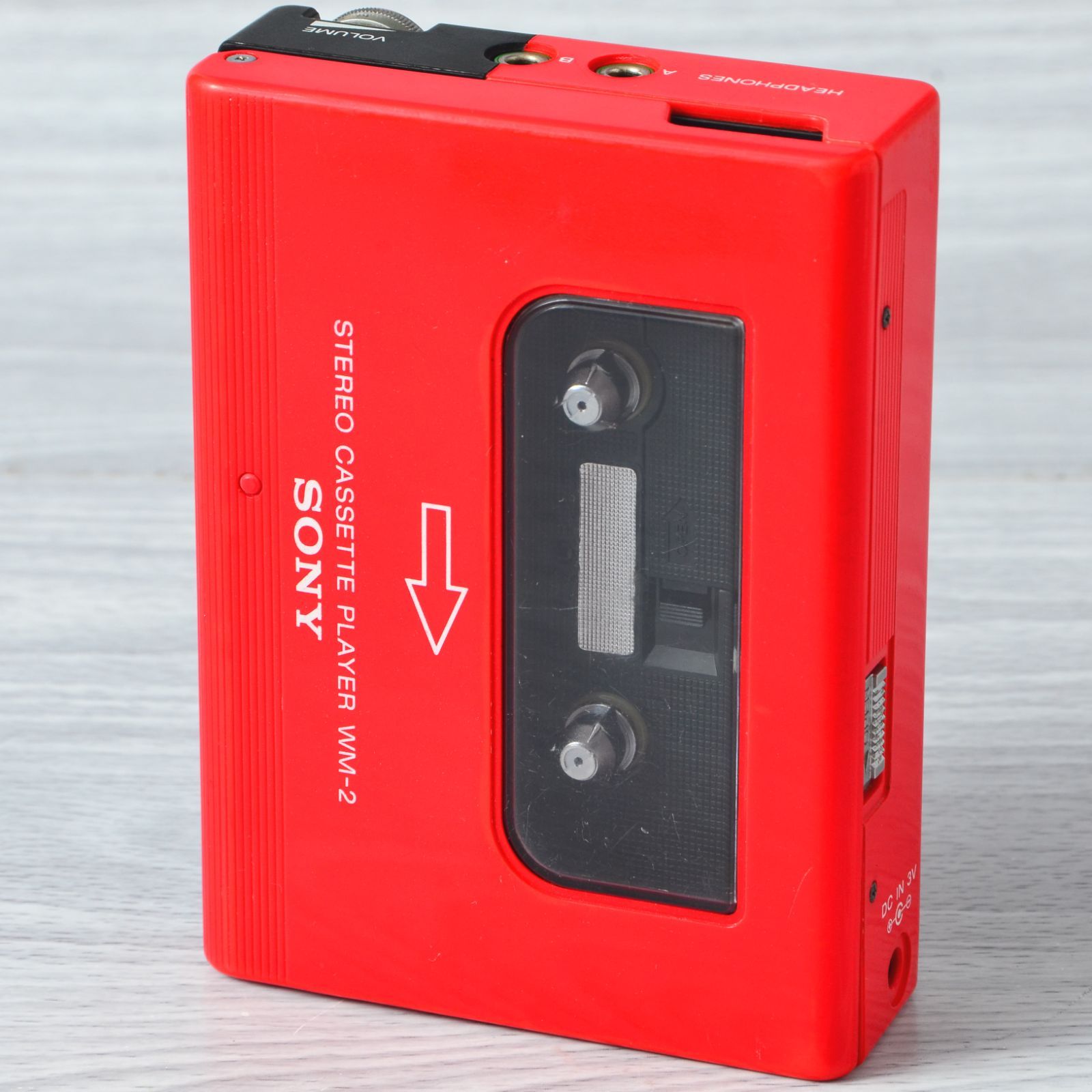SONY WALKMAN WM-2 カセットウォークマン 赤 整備済 TY362 SONY WALKMAN WM-2 カセットウォークマン レッド 整備済 TY362