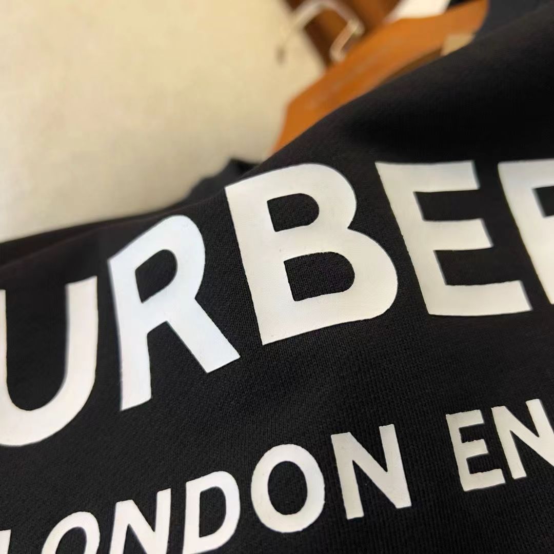 Burberry バーバリー　スウェット　長袖　Tシャツ　ファッション　大人気　新作　秋冬　男女兼用