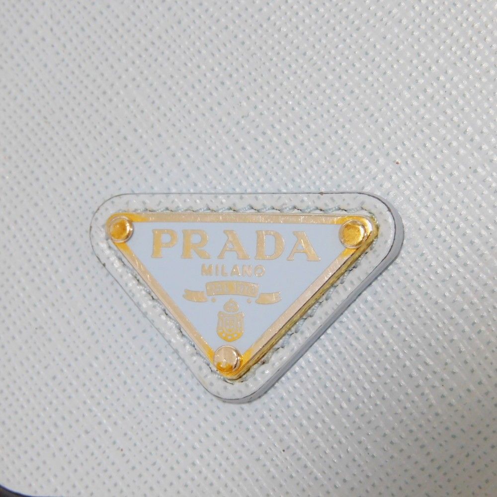 PRADA プラダ サフィアーノ トライアングル iPhone 13 ケース