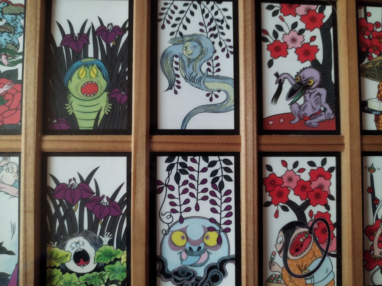 9815★ゲゲゲの鬼太郎 妖怪花札 額縁付 96枚★中古 現状で 鬼太郎妖怪花札 96枚入り額縁