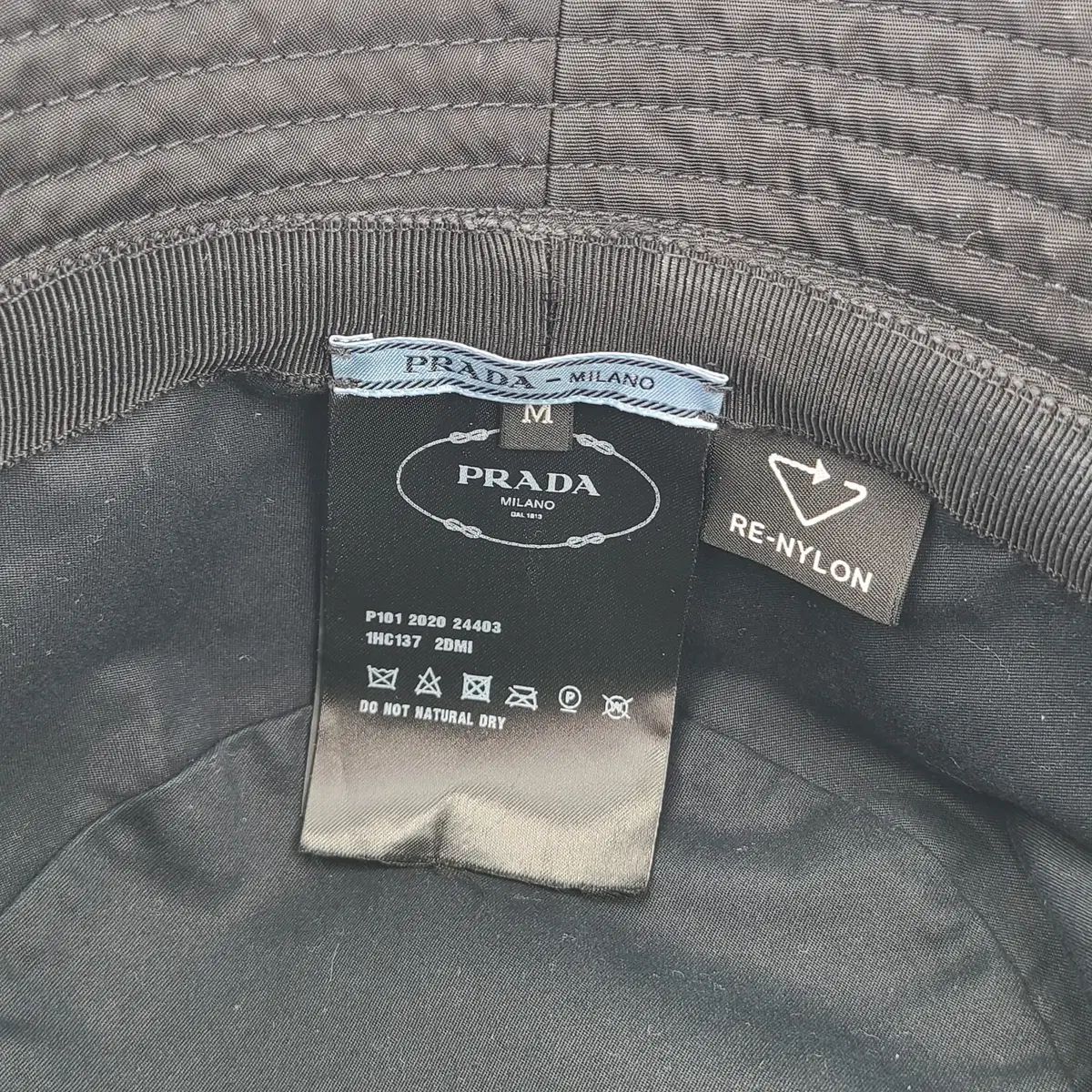Prada(プラダ) トライアングルロゴ リナイロン バケットハット 帽子 M