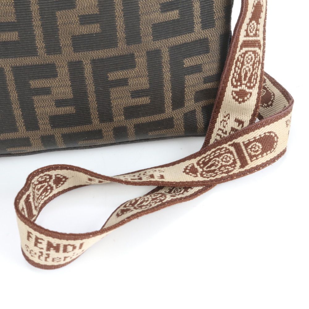 美品 フェンディ ズッカ セレリア レザー ショルダーバッグ 斜め掛け  