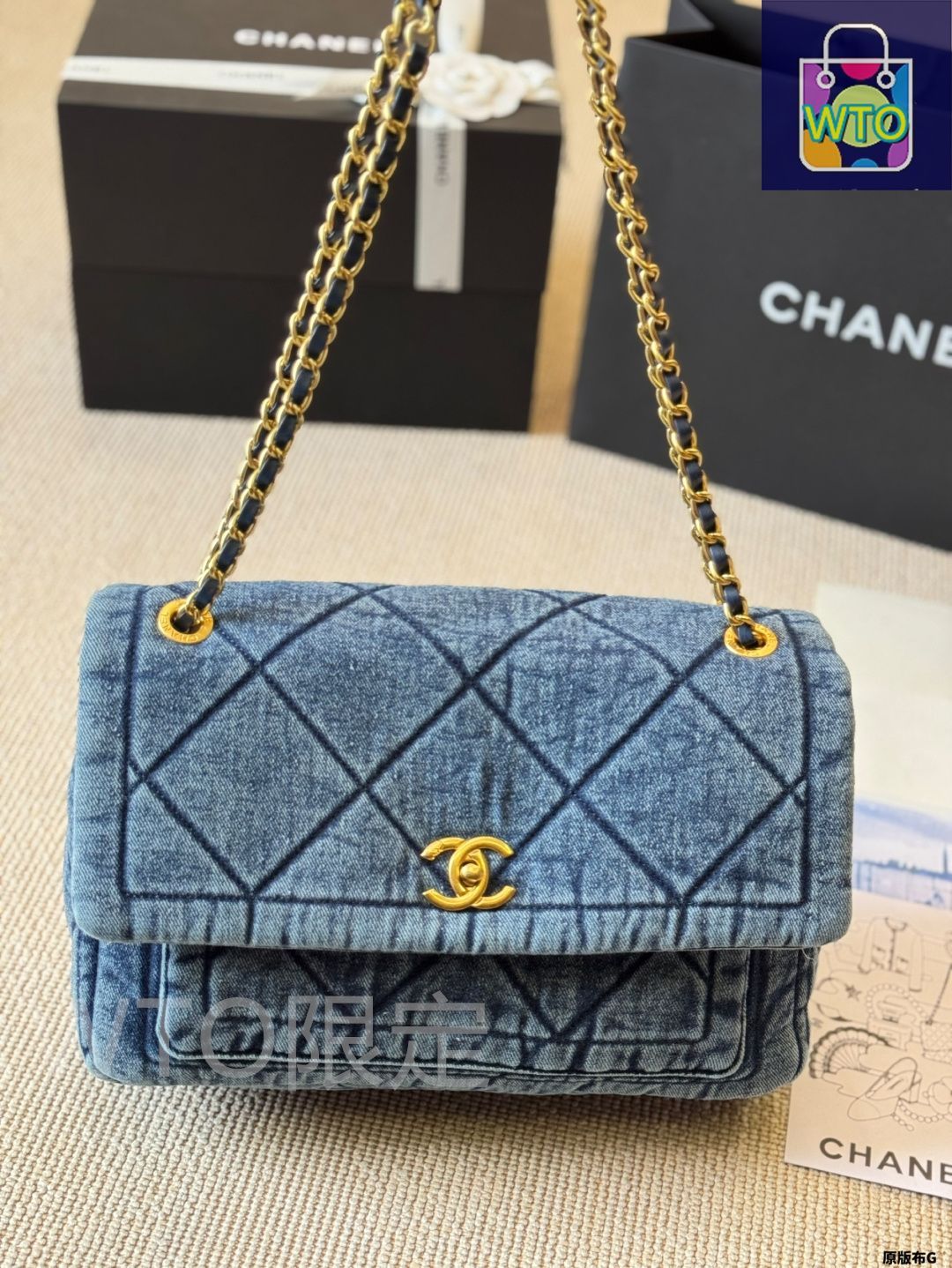 ★CHANEL★激レア★アクセサリー柄★ジャケット★ヴィンテージ★ブルー★ ジャケット - ウォッシュド デニム、ブルー — ファッション