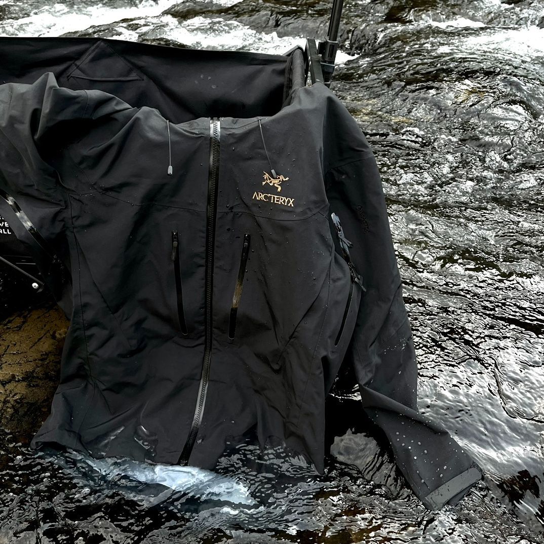 新品 未使用 アークテリクス ベータLTジャケット ARC'TERYX BETA LT JACKET - メルカリ