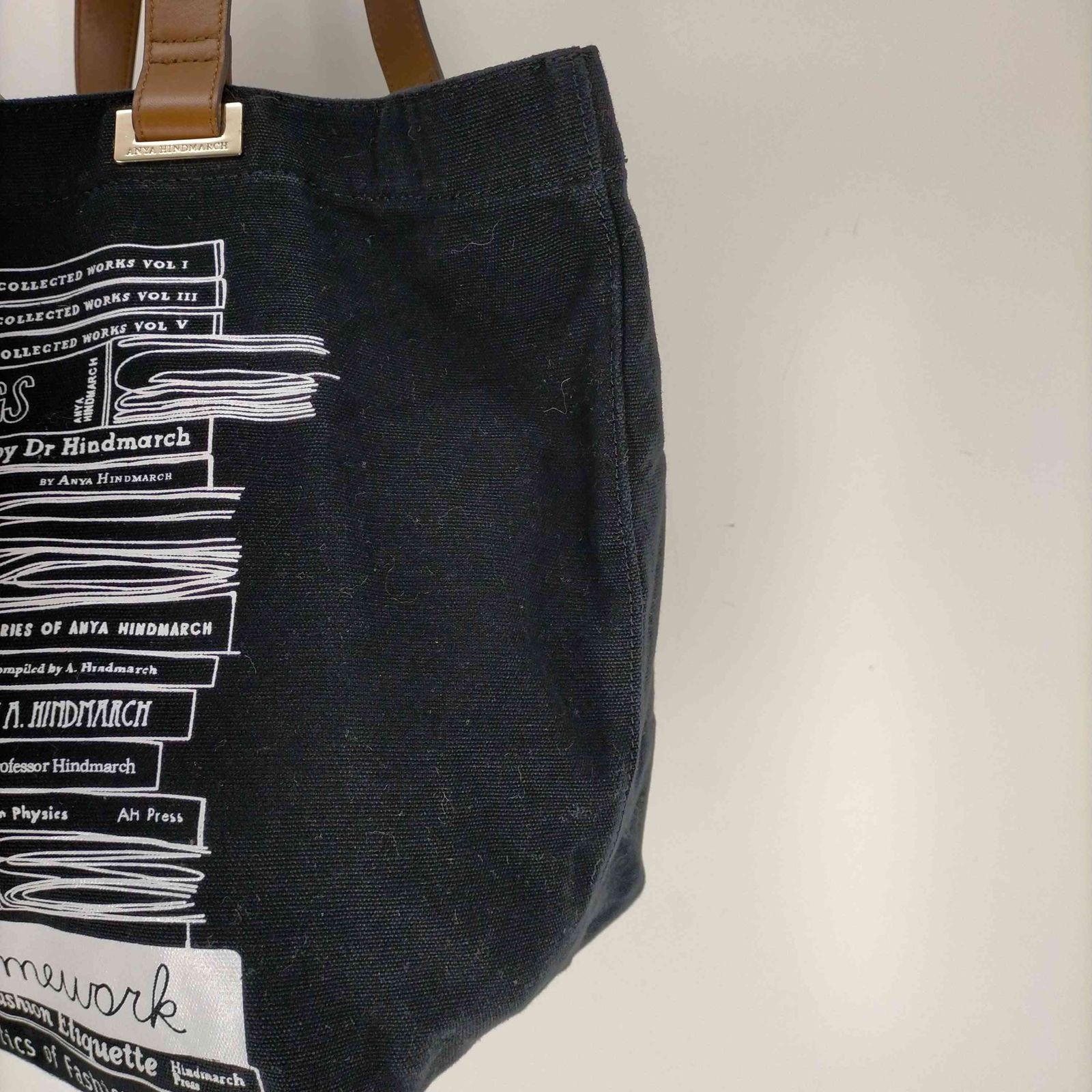 安いそれに目立つ アニヤハインドマーチ ブックモチーフ HINDMARCH ANYA バッグ