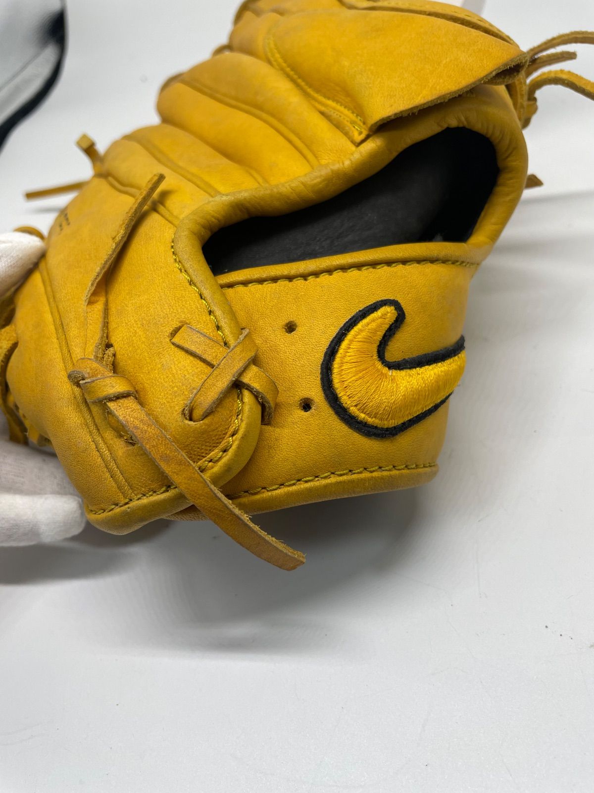 軟式グローブ ナイキ シグネチャーモデル 黄色 レア