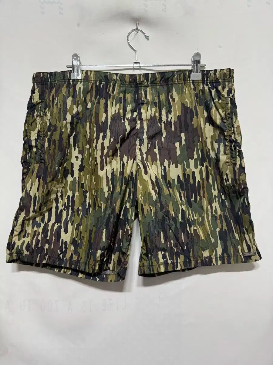 48 PRADA プラダ ナイロン カモフラ スイムパンツ