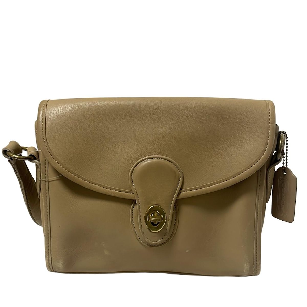 COACH(コーチ) ショルダーバッグ - 9908 ベージュ レザー - メルカリ