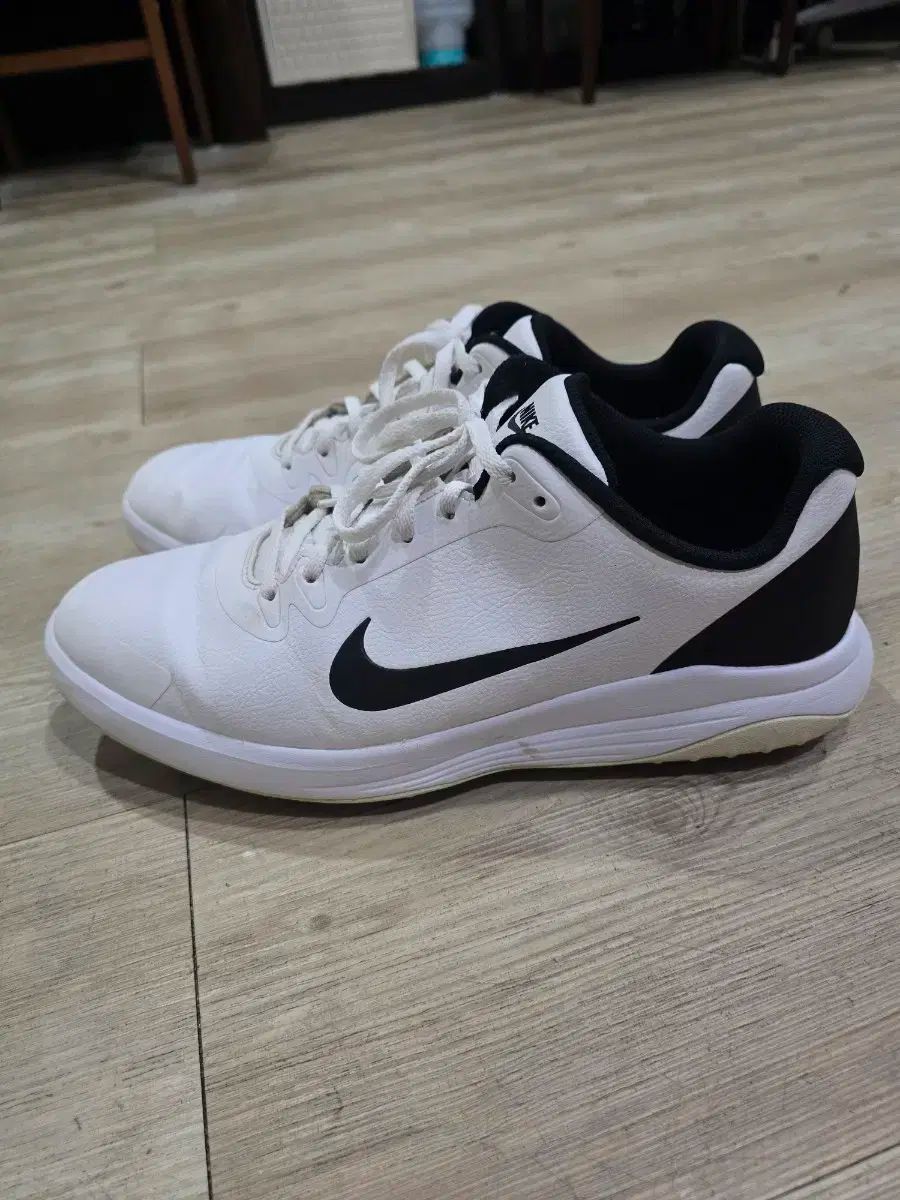 ナイキ　ゴルフシューズ　29.5㎝ Amazon.co.jp: NIKE ナイキ 29.5cm エア ズーム ビクトリー