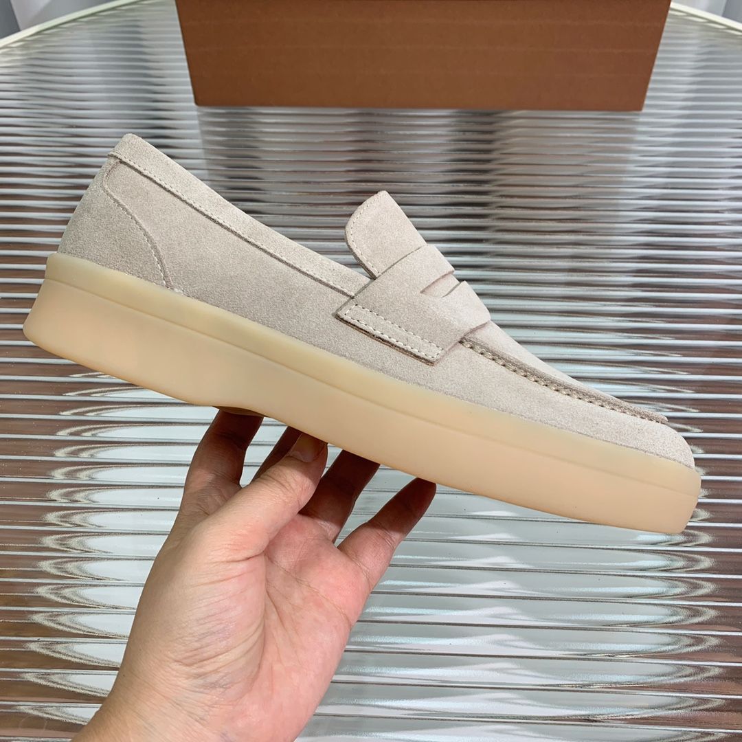 スエード ローファー