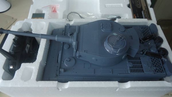 ヘンロン 1/16 タイガー1戦車7.0ver henglong 3818-1U（0415）箱