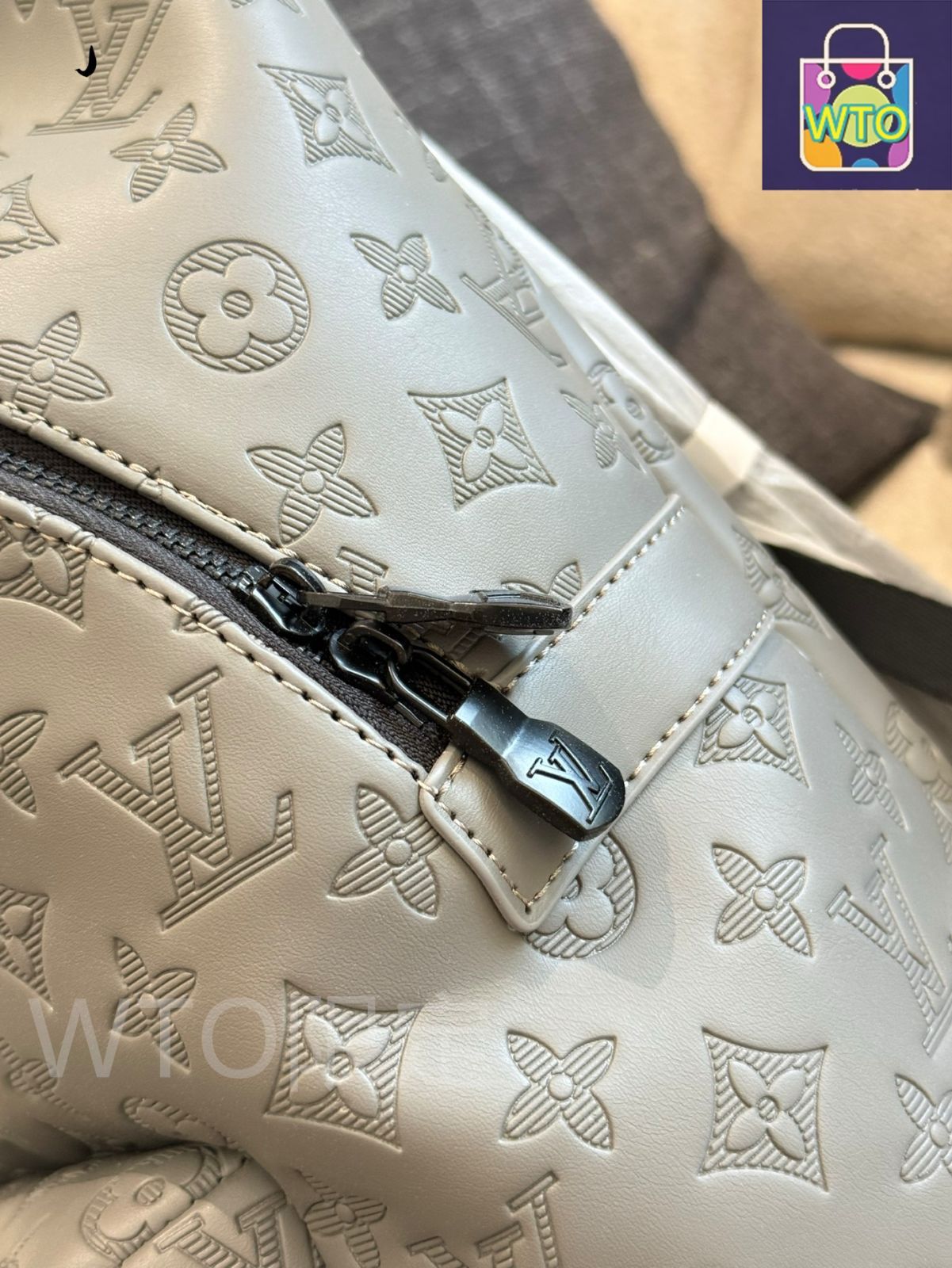 今日特価】Louis Vuitton ルイ・ヴィトン ディスカバリー