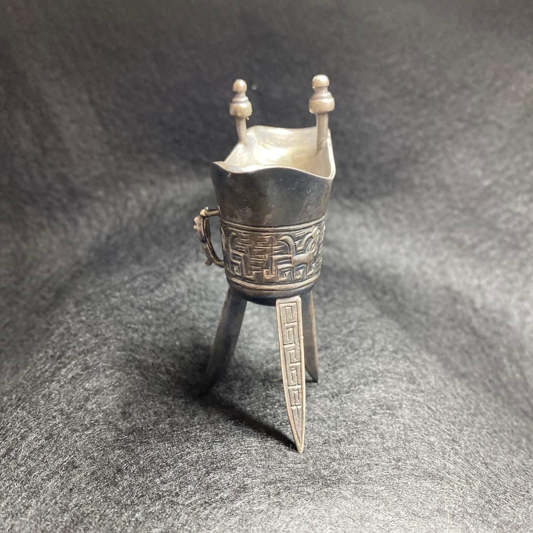 中国古玩　紋銀爵　77g高さ9.3㎝　東Y7-0110☆2Fトコニコ 中国古玩 紋銀爵 77g高さ9.3㎝ 東Y7-0110☆2Fトコニコ 中国