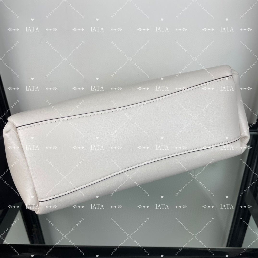 COACHコーチショルダーバッグファーイエーCT 763ホワイト - メルカリ