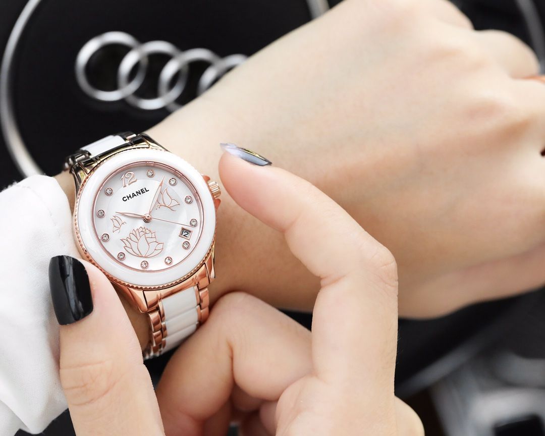 みゆか♡ 付属品完備/CHANEL レディース腕時計 エナメルベルト 可動 今日特価】CHANEL トップクラスのメカニカル レディース腕時計