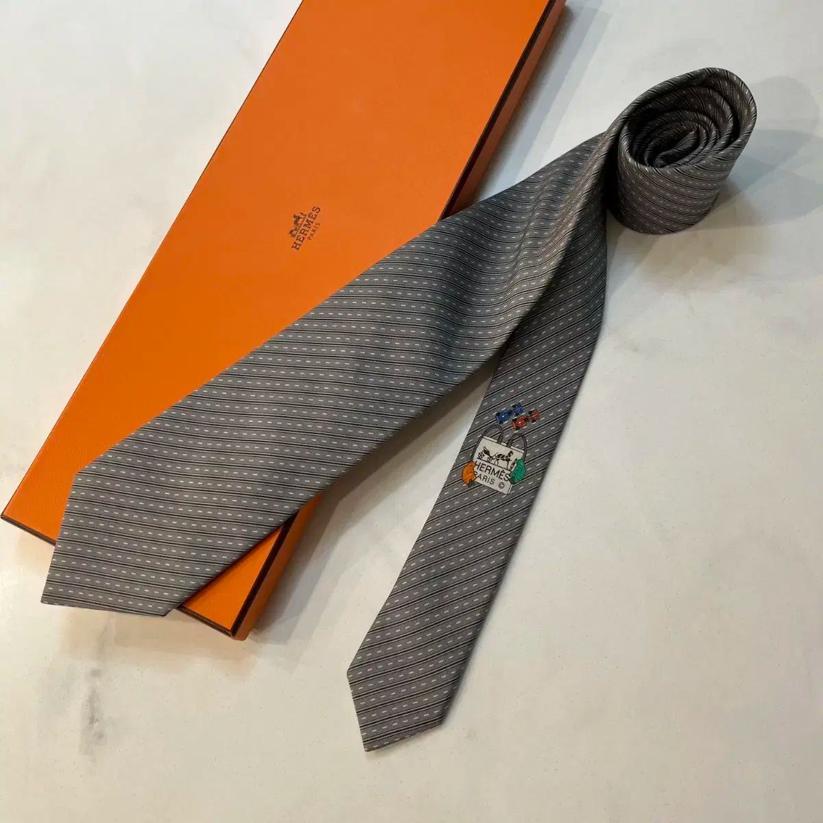 樋口善造 画伯 真作 風景10号 樋口善造 画伯 真作 風景10号 - メルカリ